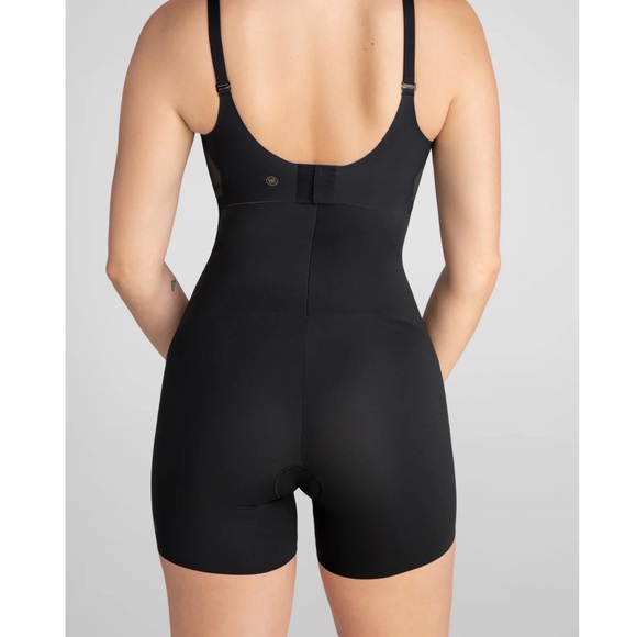 NWOT💕HONEYLOVE SuperPower Girl-Short in Runway Size 1X - Picture 2 of 12